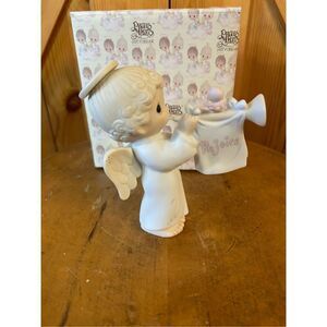Precious Moments Figurine E5636 Rejoice O Earth (8424)